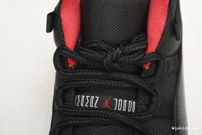RED JORDAN LOW RETRO BLACK 